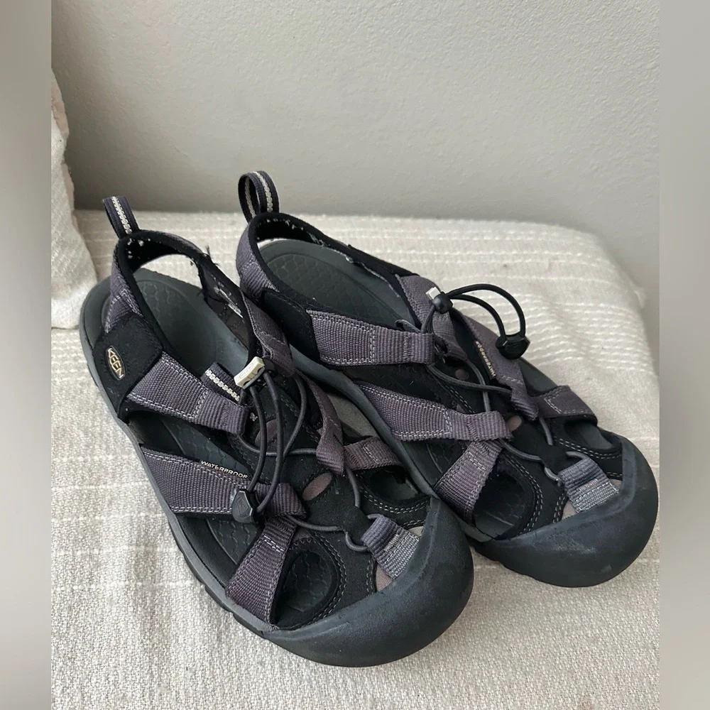 Keen Men's Black and Gray Outdoor Sandals
